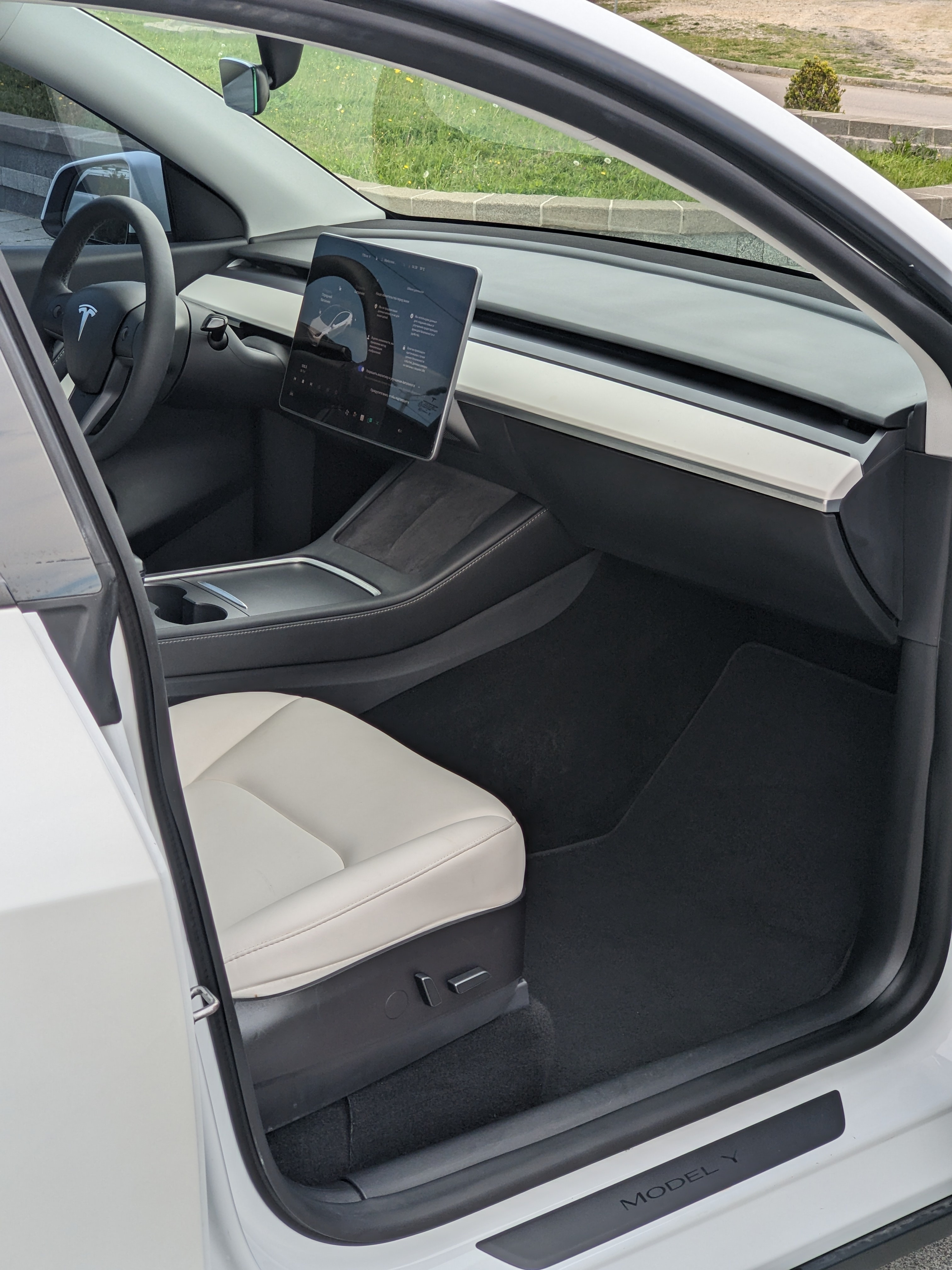 Tesla Model Y - фото 8