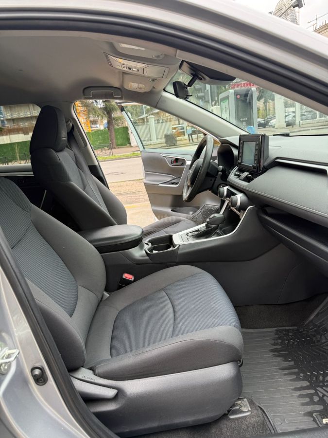 Toyota RAV 4 - фото 5