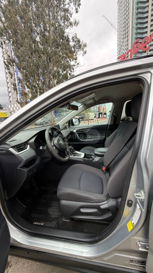 Toyota RAV 4 - фото 6