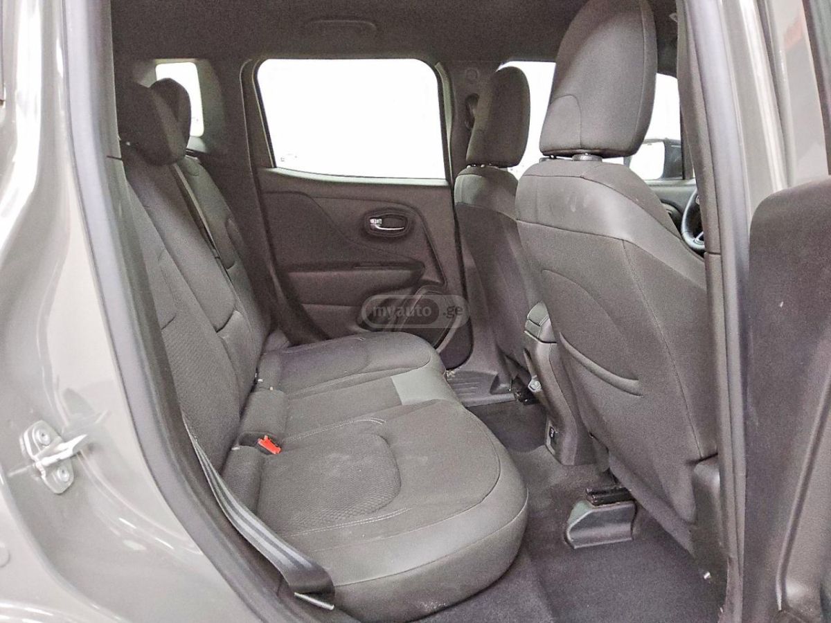 Jeep Renegade 2022 — миниатюра 10