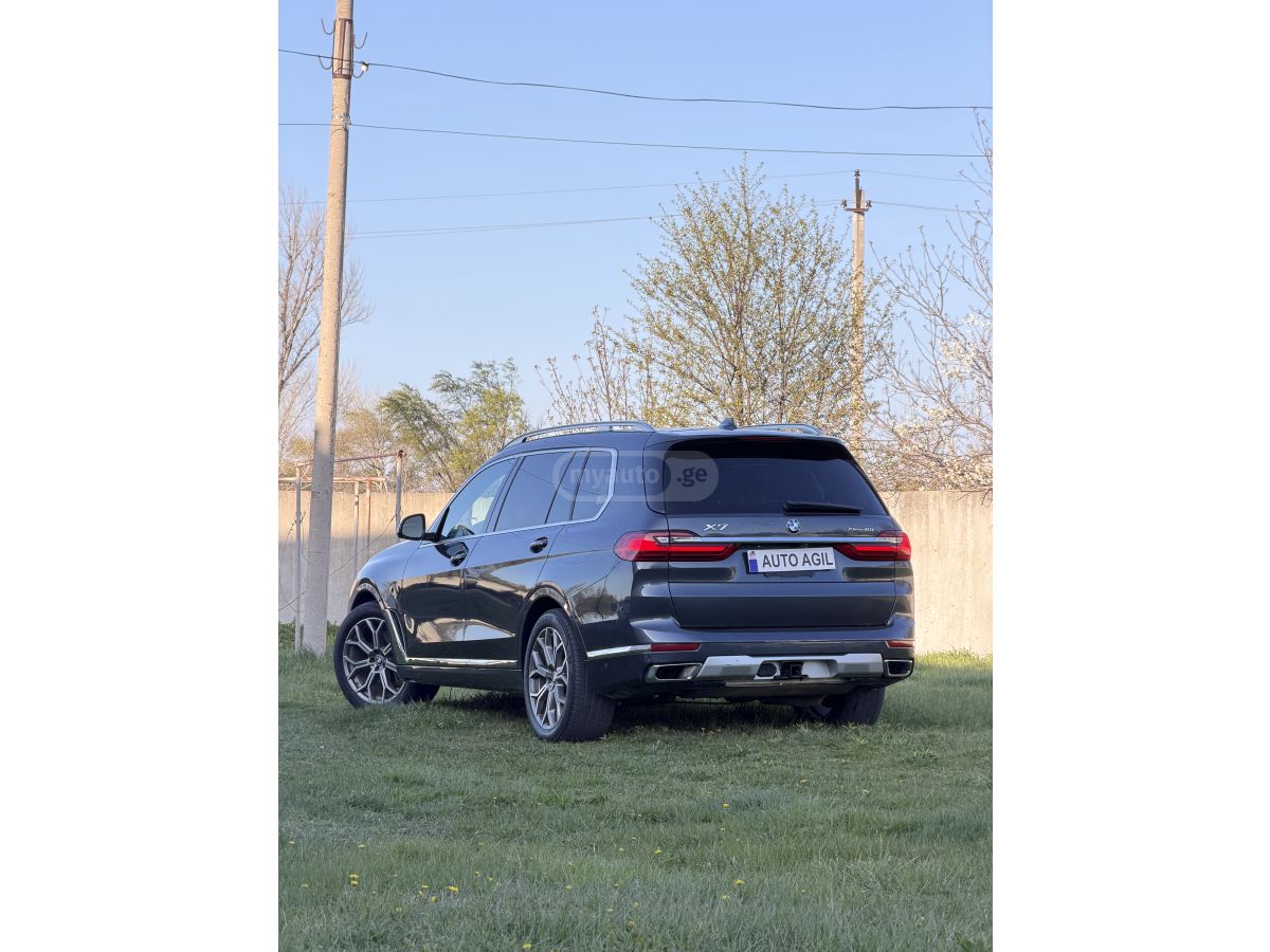 BMW X7 - фото 5