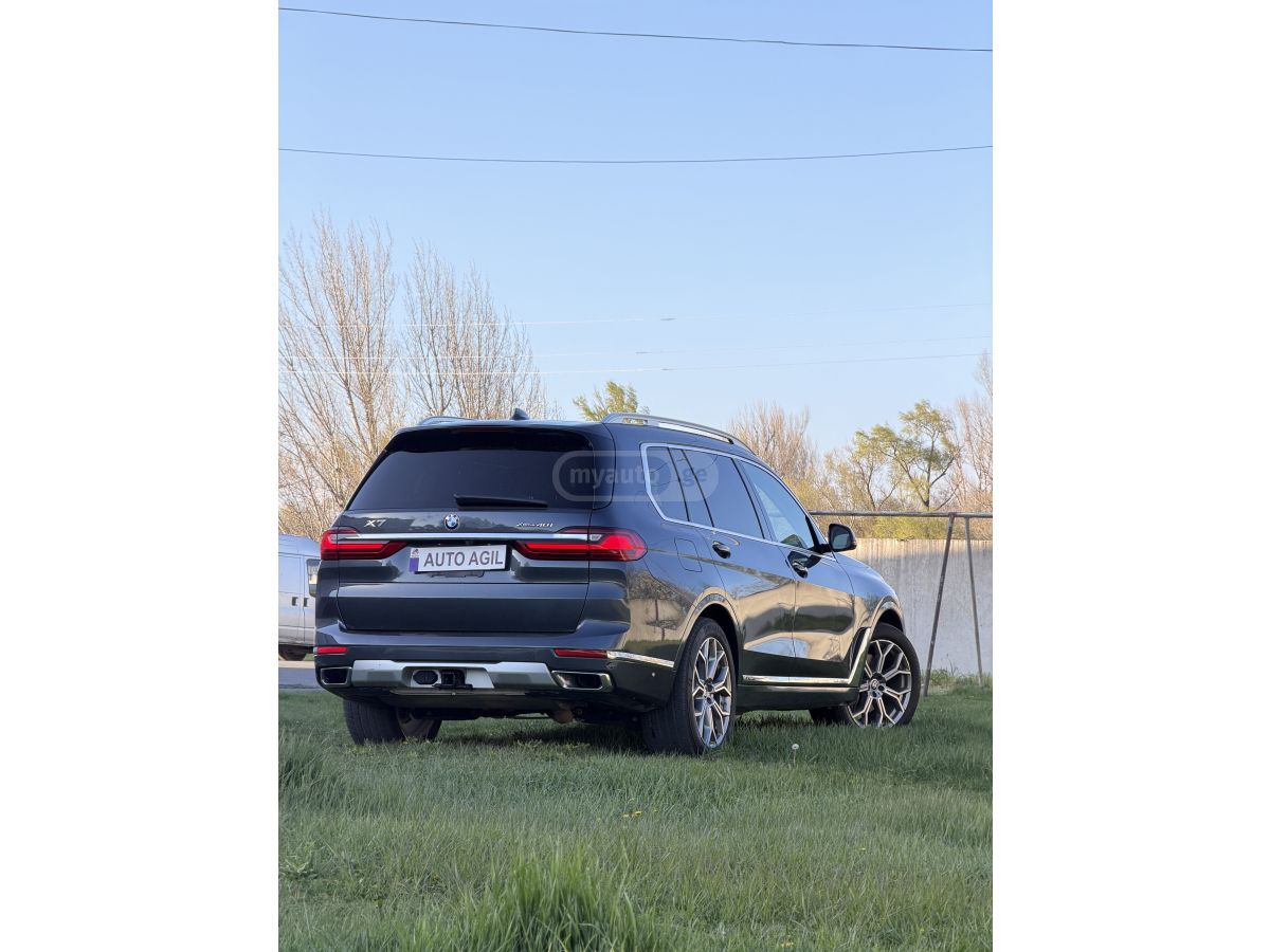 BMW X7 - фото 7