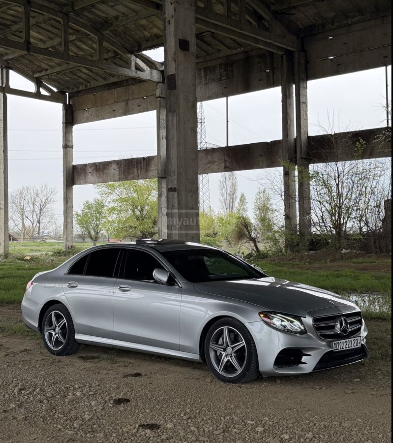 Mercedes-Benz E 300 - фото 7