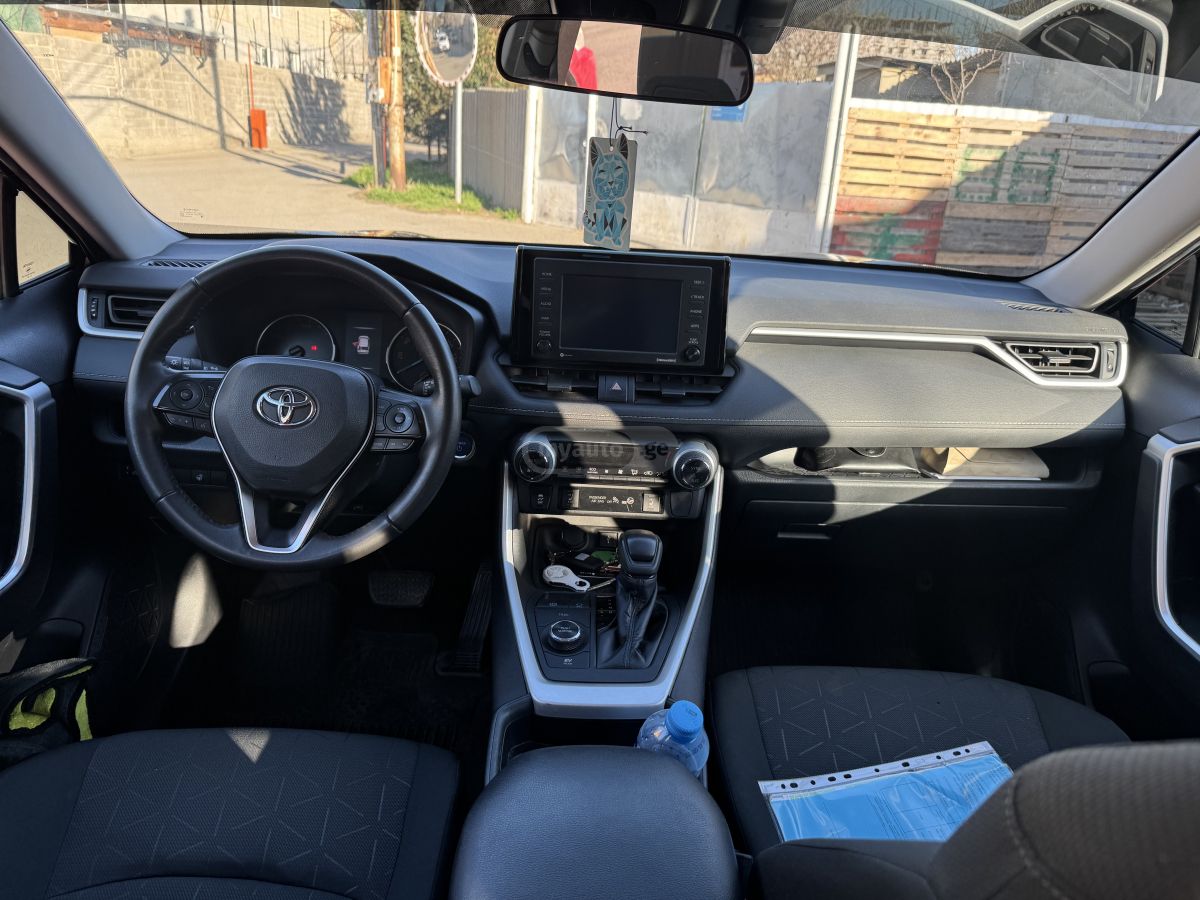 Toyota RAV 4 - фото 7