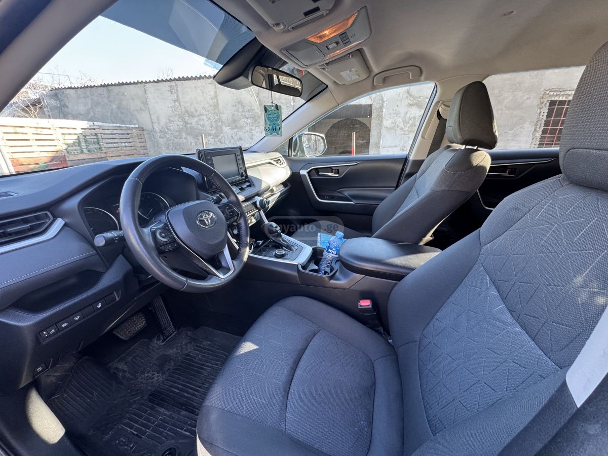 Toyota RAV 4 - фото 8