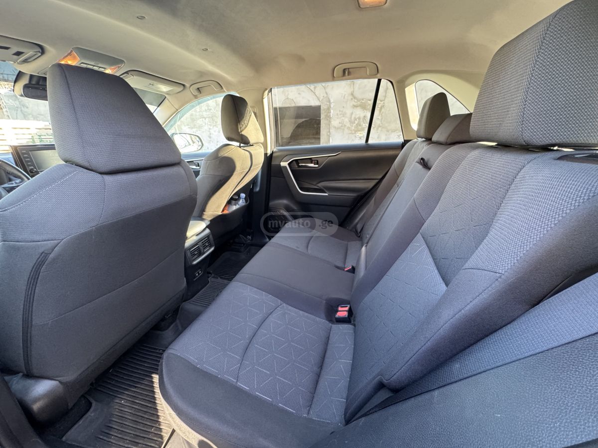 Toyota RAV 4 - фото 9