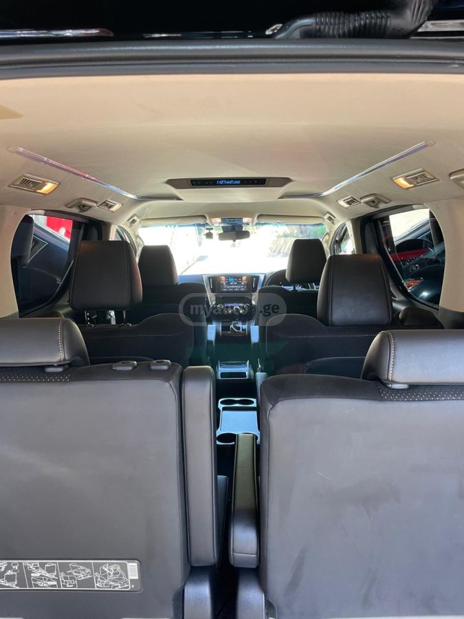 Toyota Alphard - фото 7