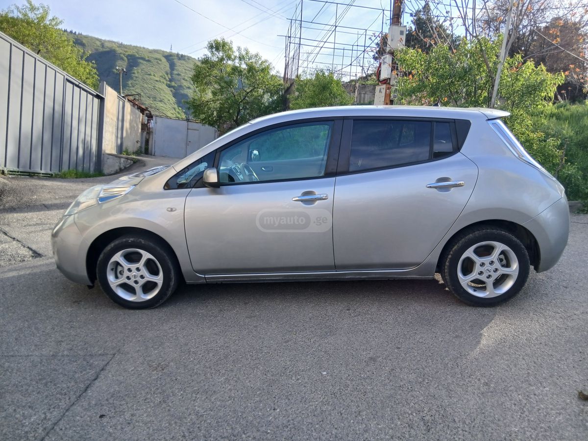 Nissan Leaf - фото 10