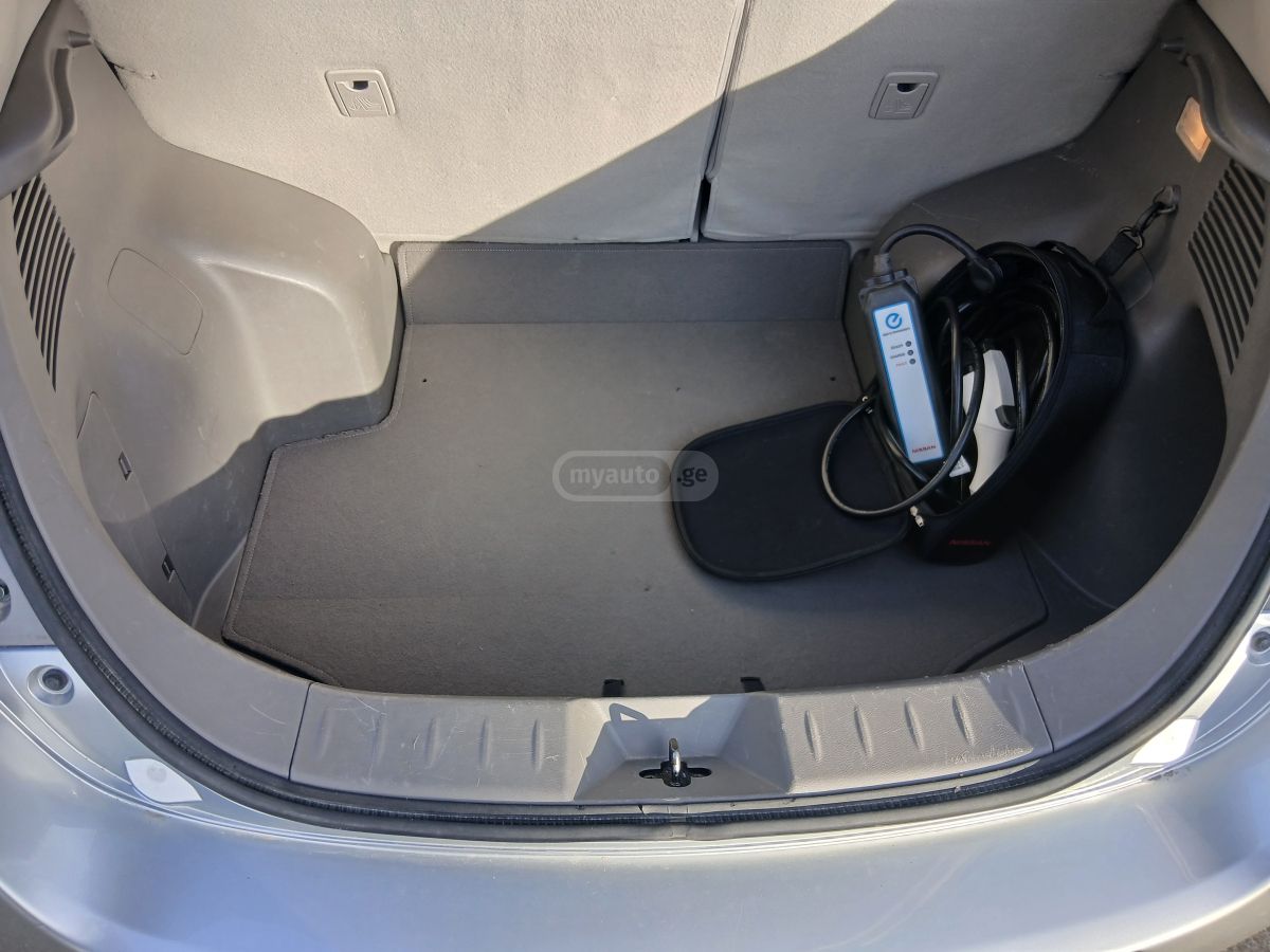 Nissan Leaf - фото 2