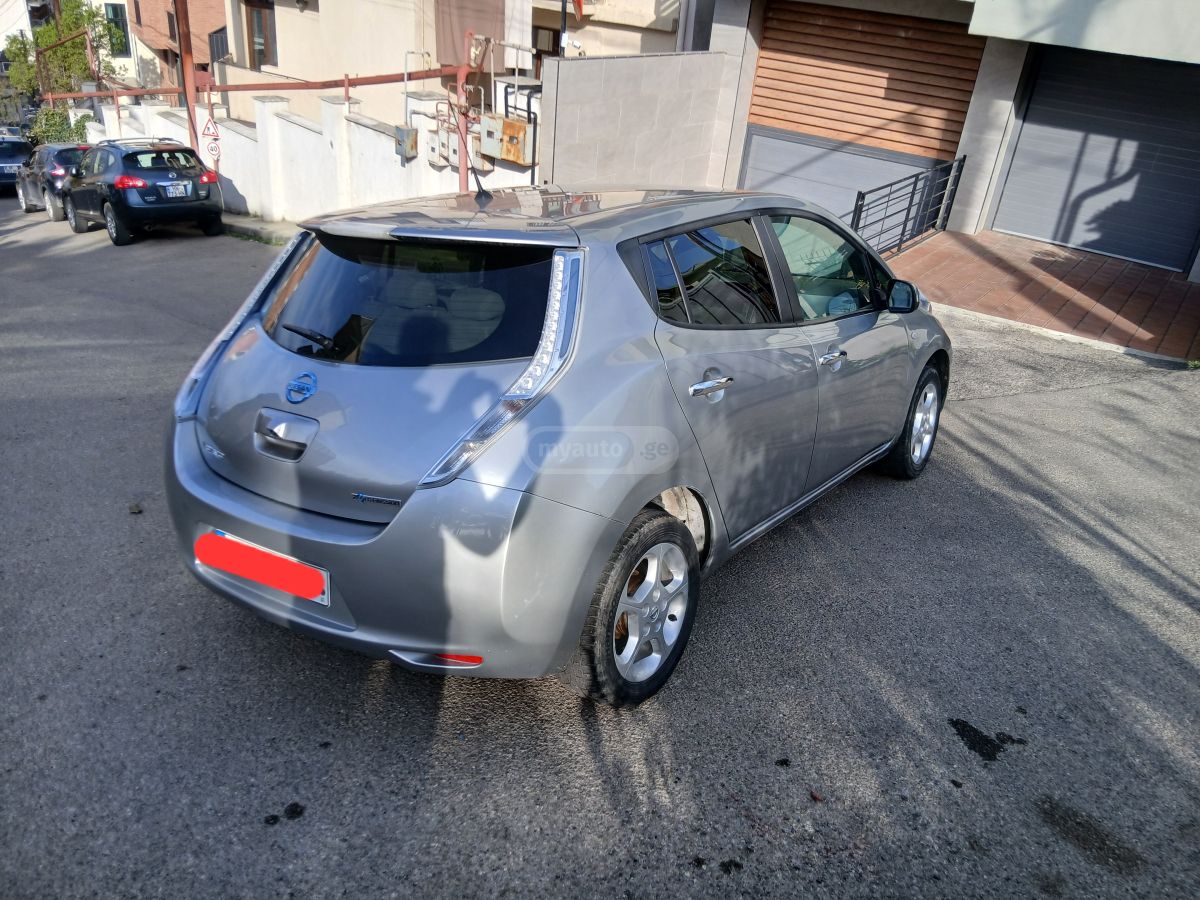 Nissan Leaf - фото 5