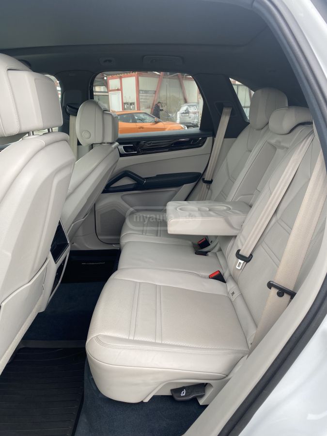 Porsche Cayenne 2023 — миниатюра 11
