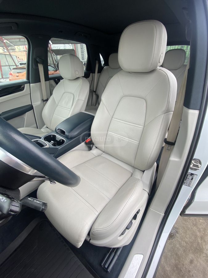 Porsche Cayenne 2023 — миниатюра 12