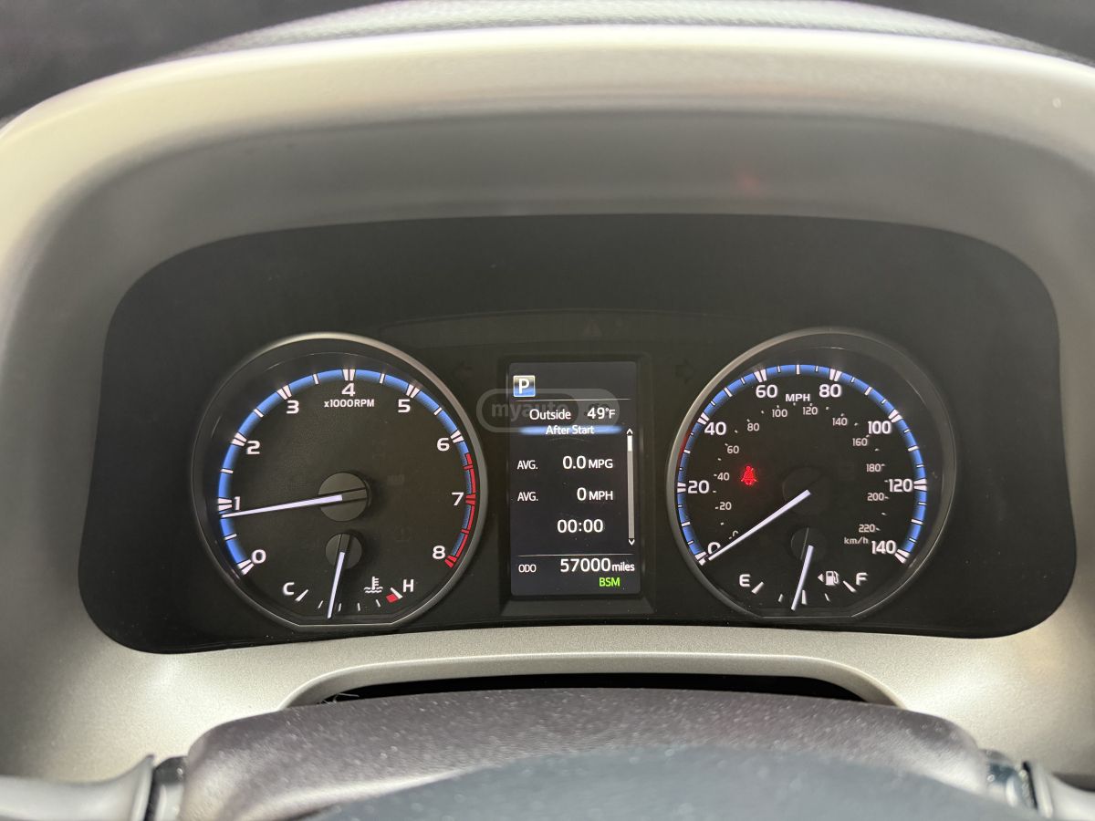 Toyota RAV 4 - фото 2