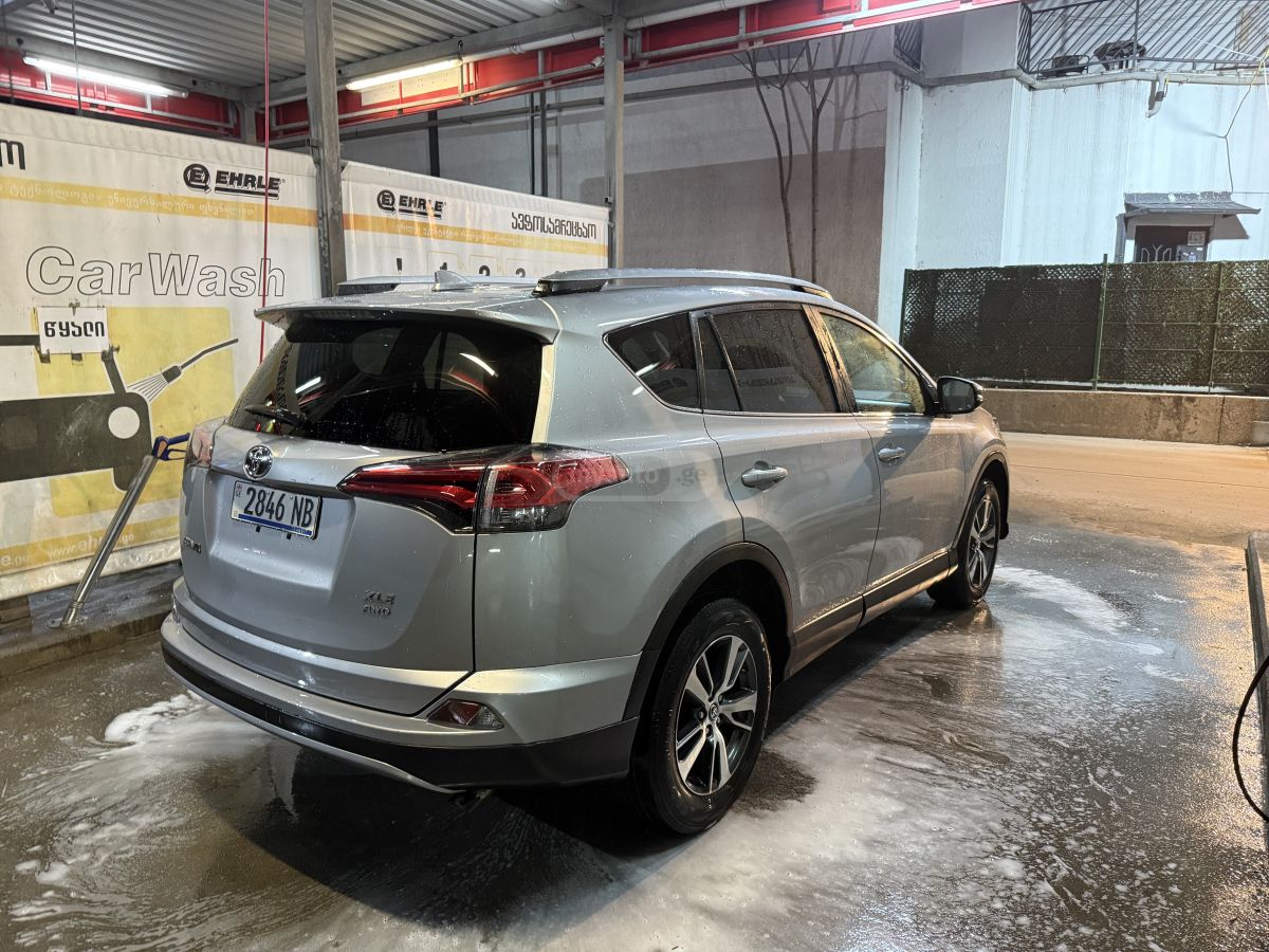 Toyota RAV 4 - фото 4