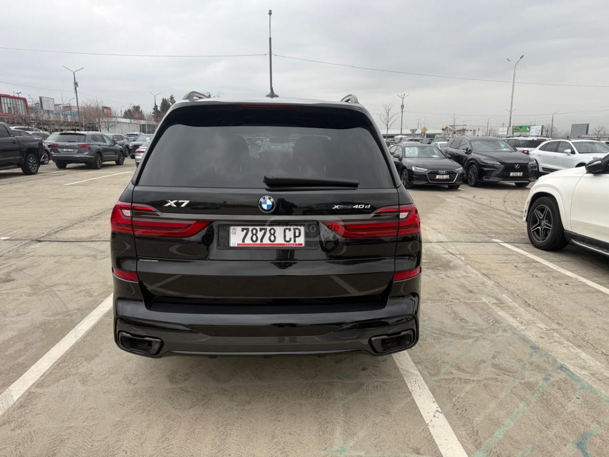 BMW X7 - фото 10