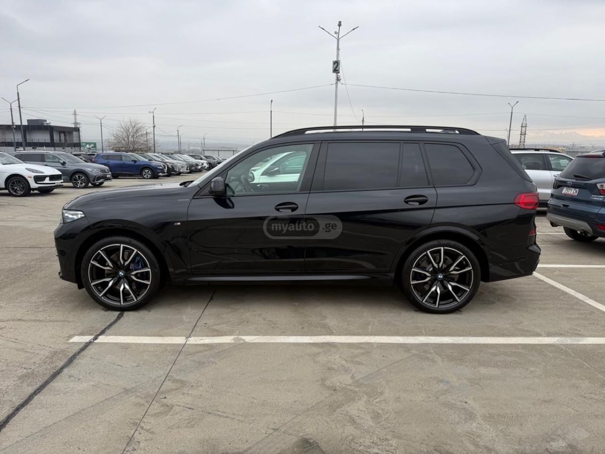 BMW X7 - фото 12