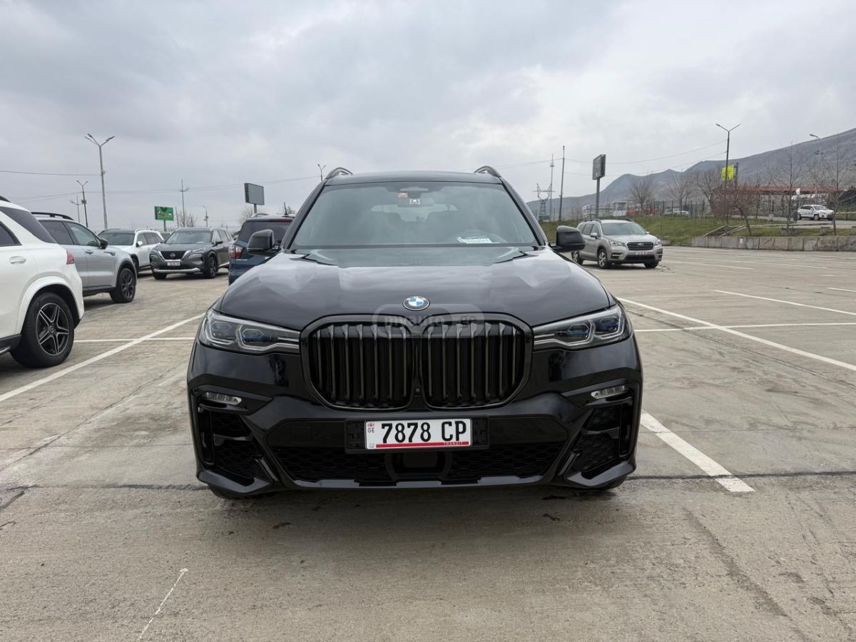 BMW X7 - фото 14