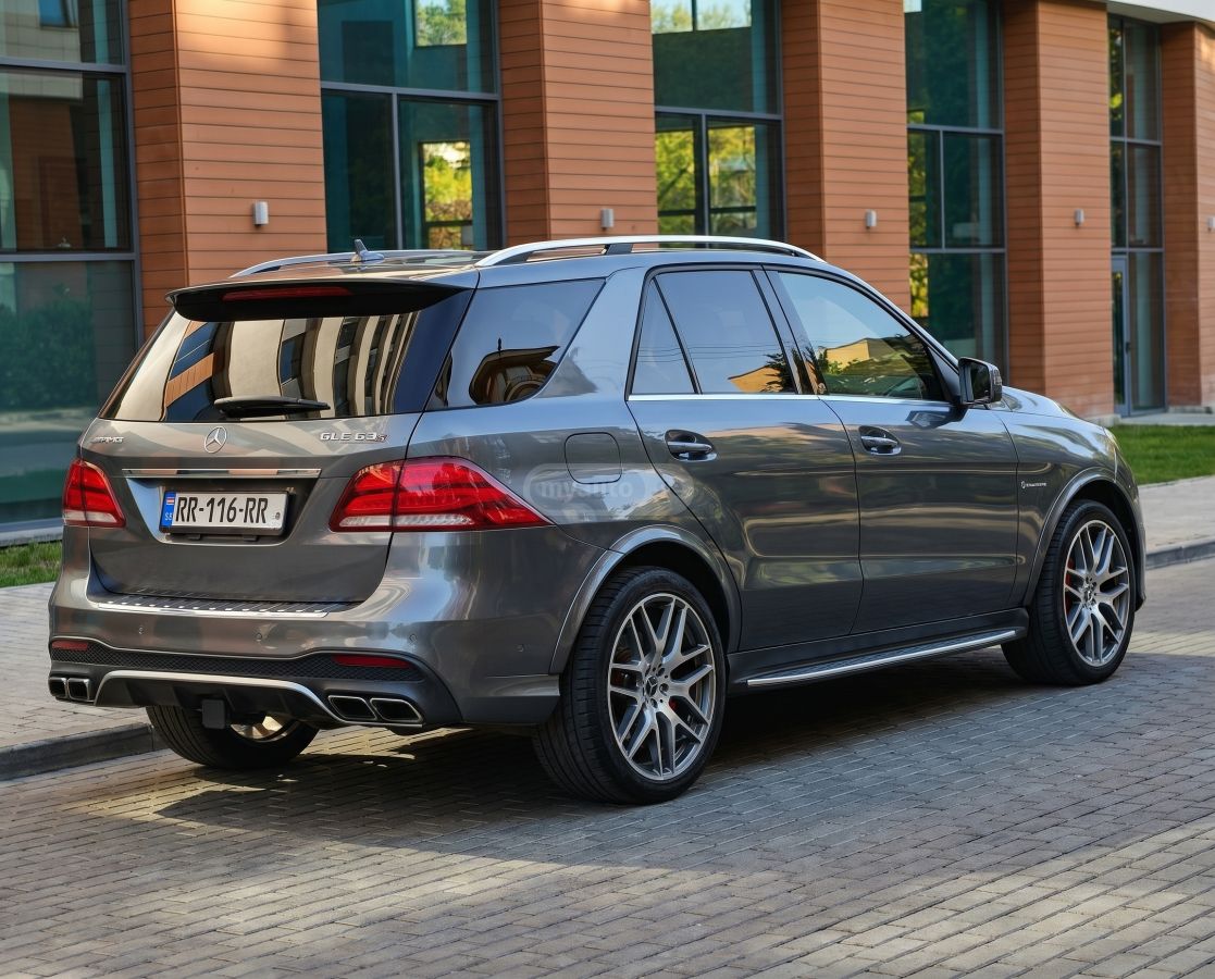 Mercedes-Benz GLE 63 AMG - фото 3
