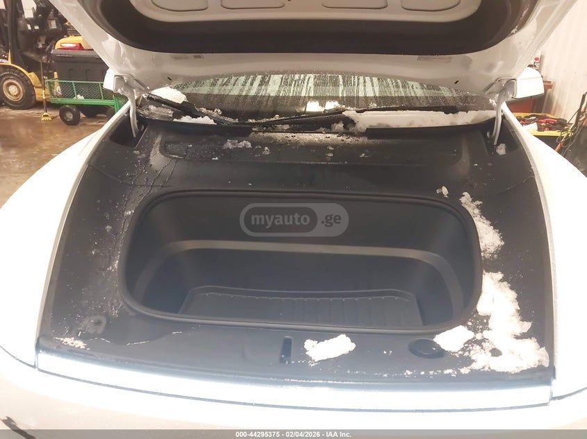 Tesla Model Y 2026 — миниатюра 12