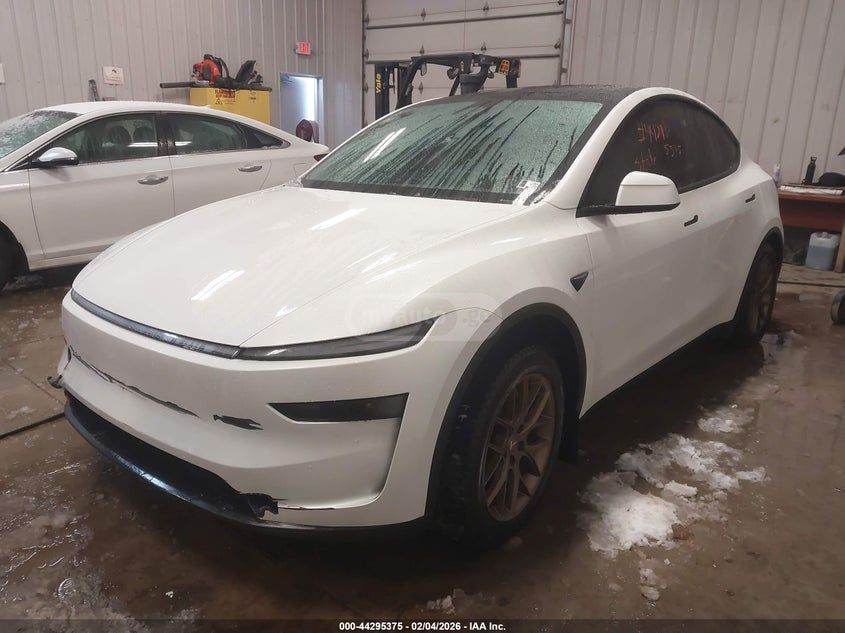 Tesla Model Y 2026 — миниатюра 2