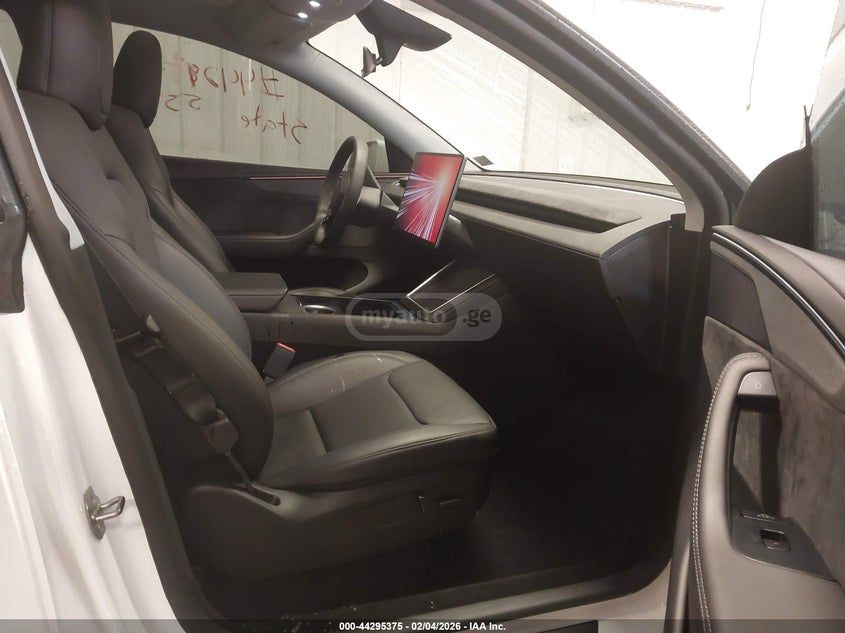 Tesla Model Y 2026 — миниатюра 9