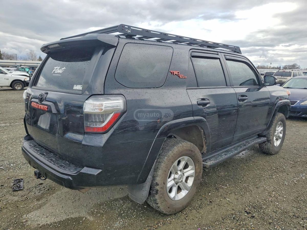 Toyota 4 Runner - фото 3