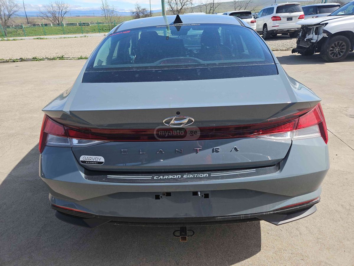 Hyundai Elantra - фото 8