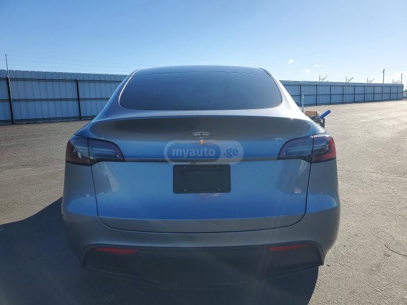 Tesla Model Y - фото 3