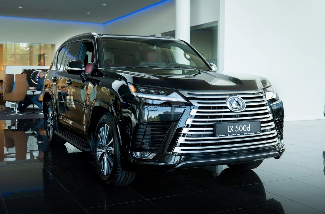 Lexus LX 500 - фото 1