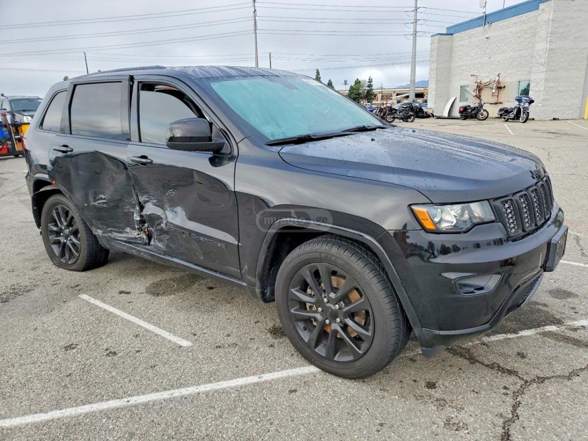 Jeep Grand Cherokee - фото 2