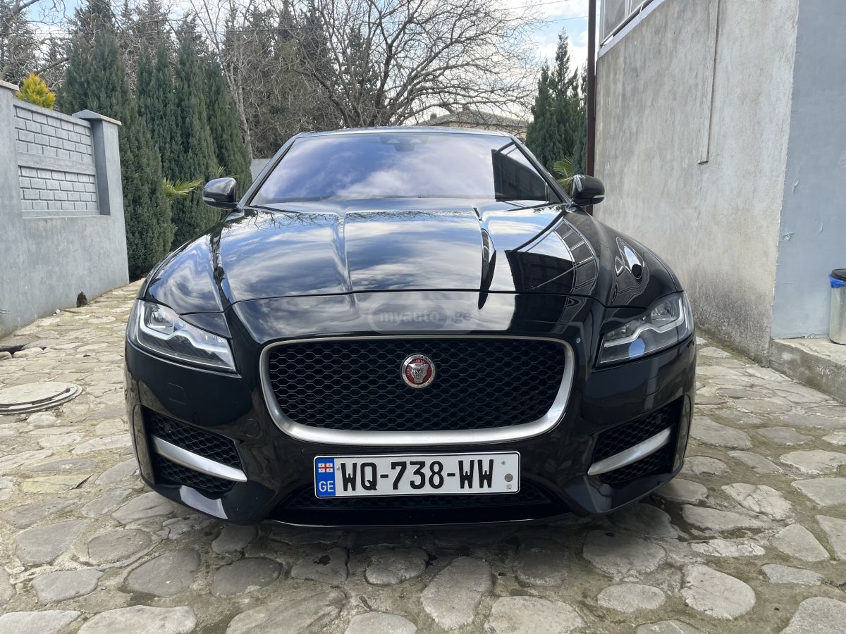 Jaguar XF - фото 3