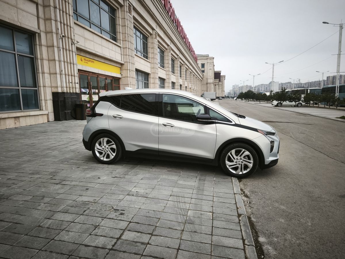 Chevrolet Bolt EV - фото 13