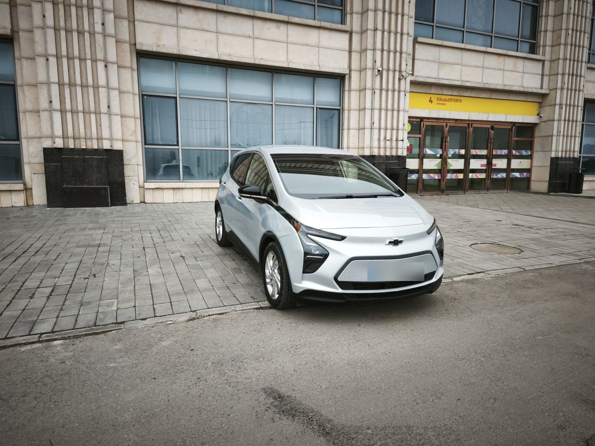 Chevrolet Bolt EV - фото 2