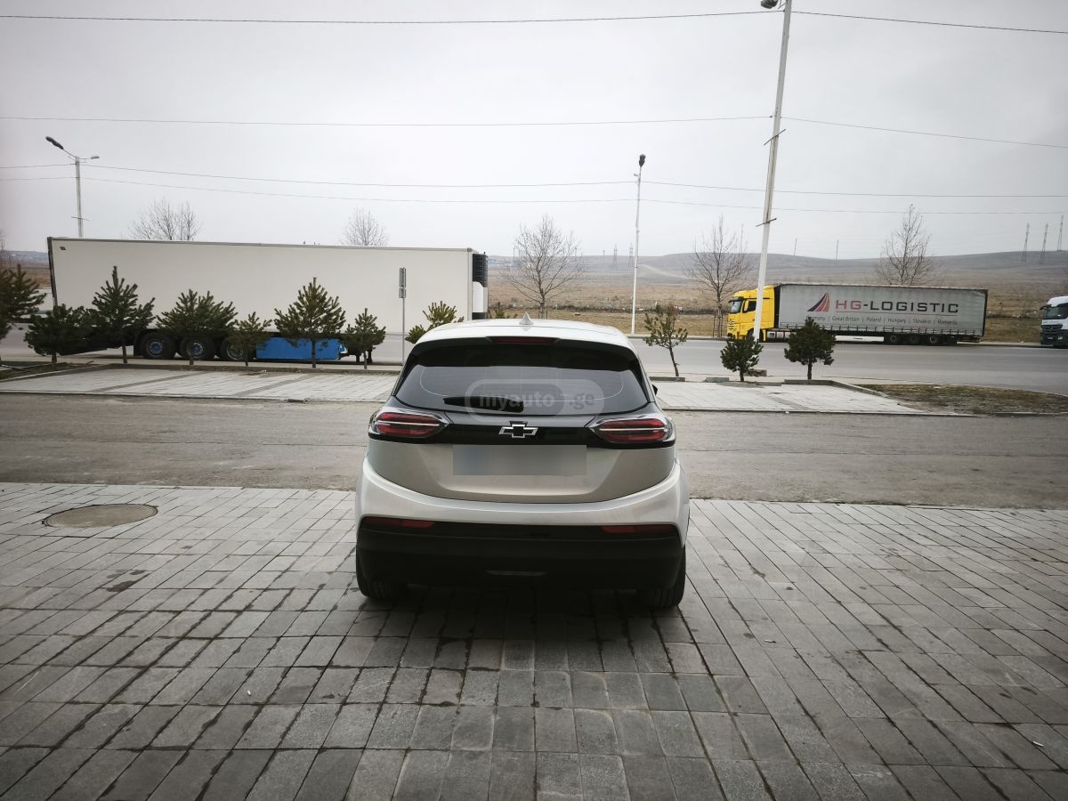 Chevrolet Bolt EV - фото 6