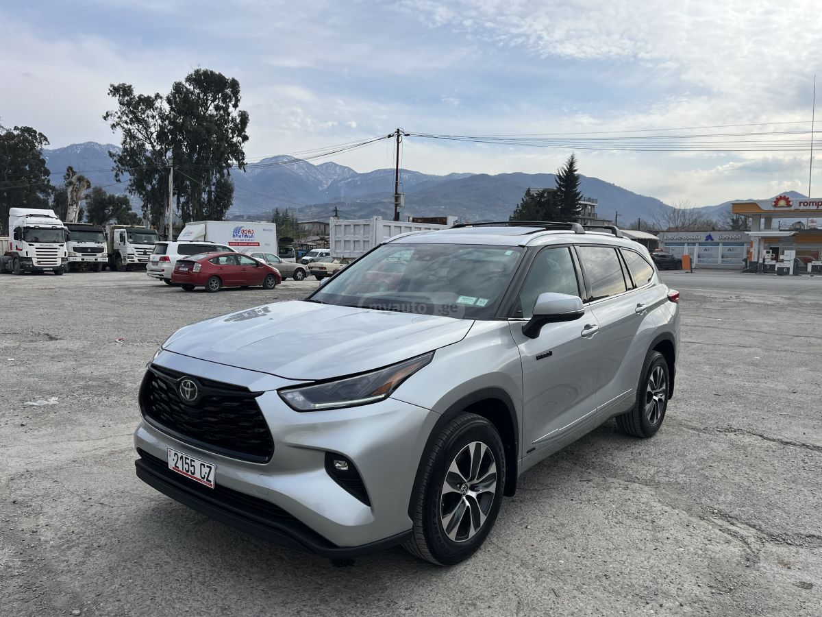 Toyota Highlander - фото 1