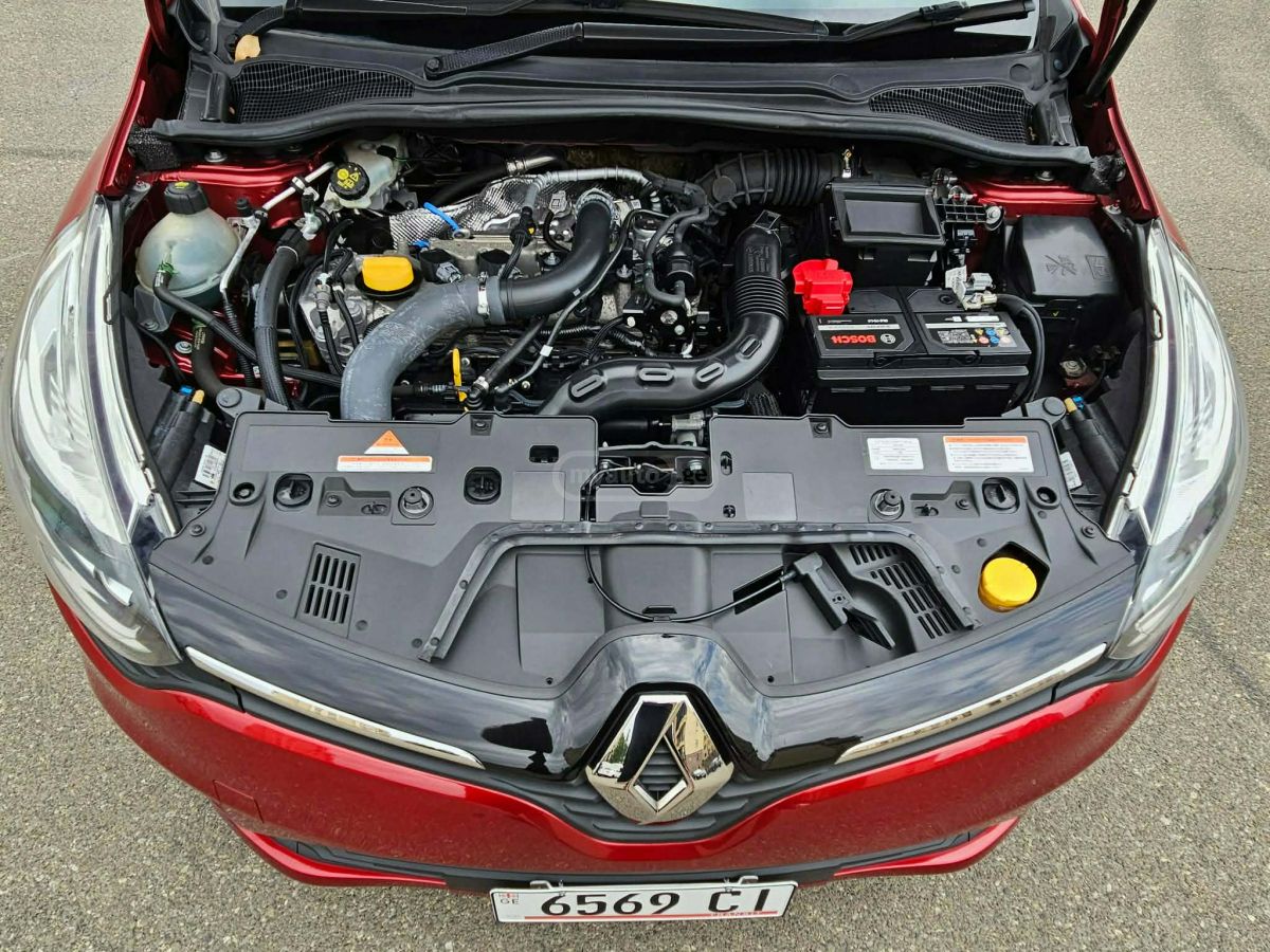 Renault Clio - фото 10