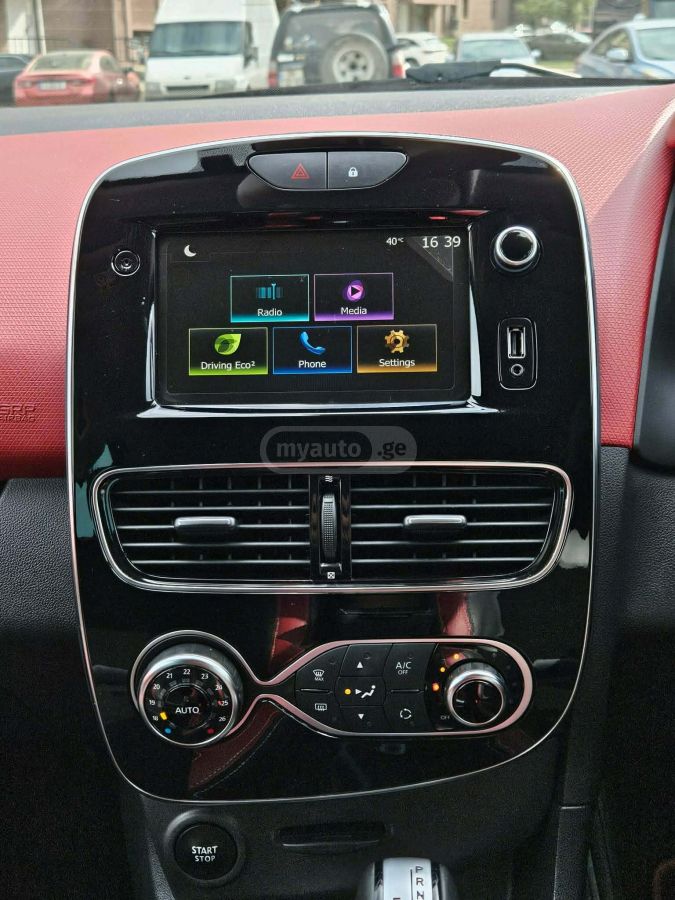 Renault Clio - фото 9