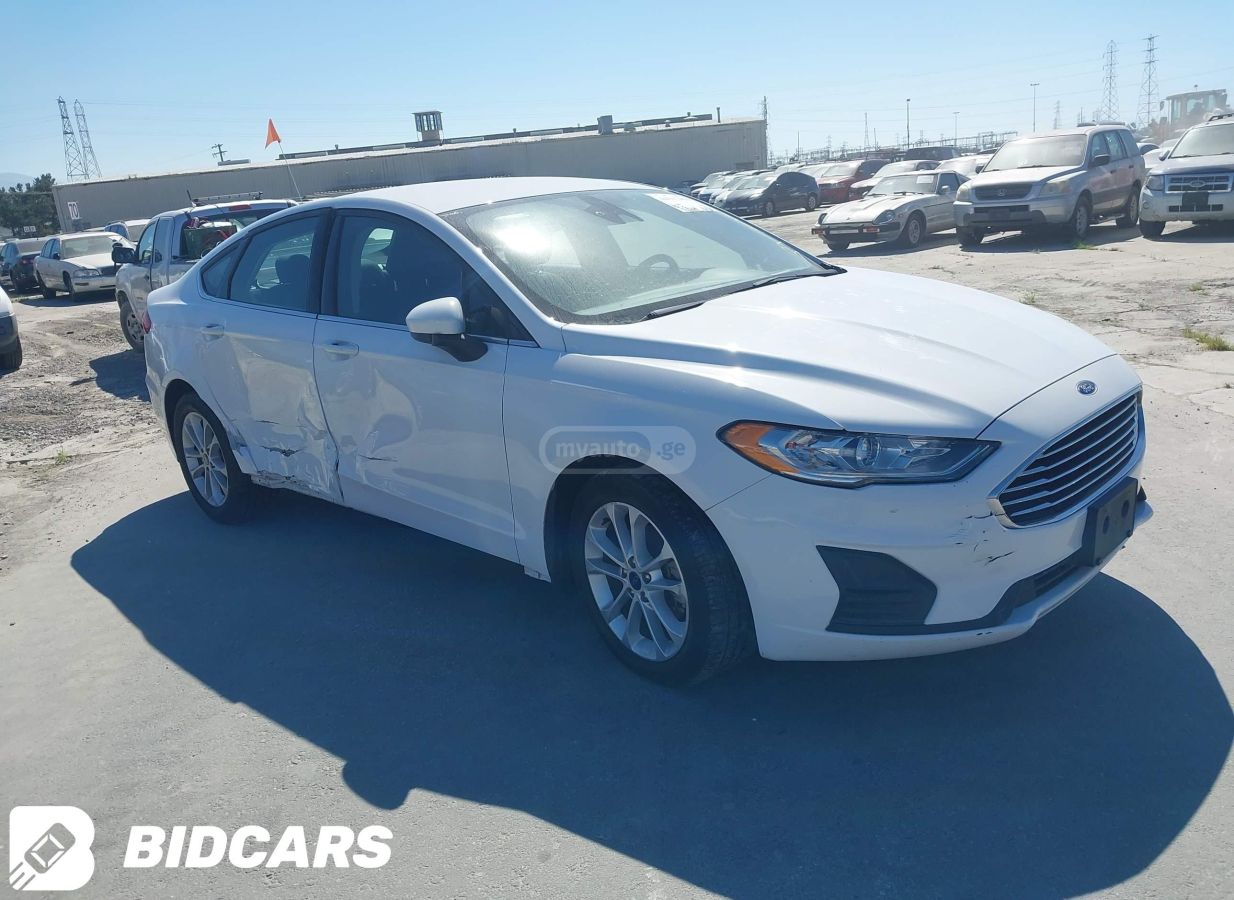 Ford Fusion - фото 1