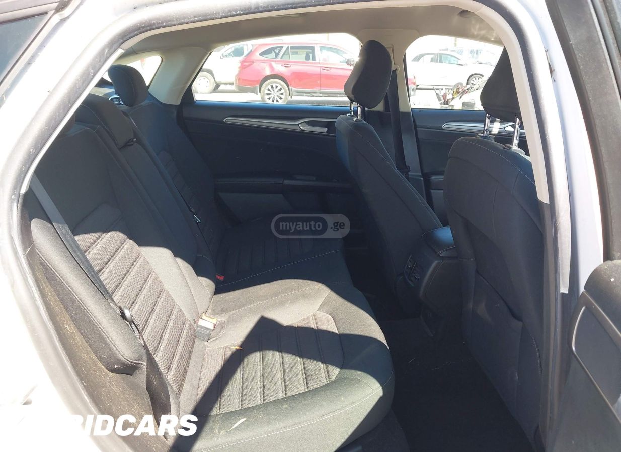 Ford Fusion - фото 8