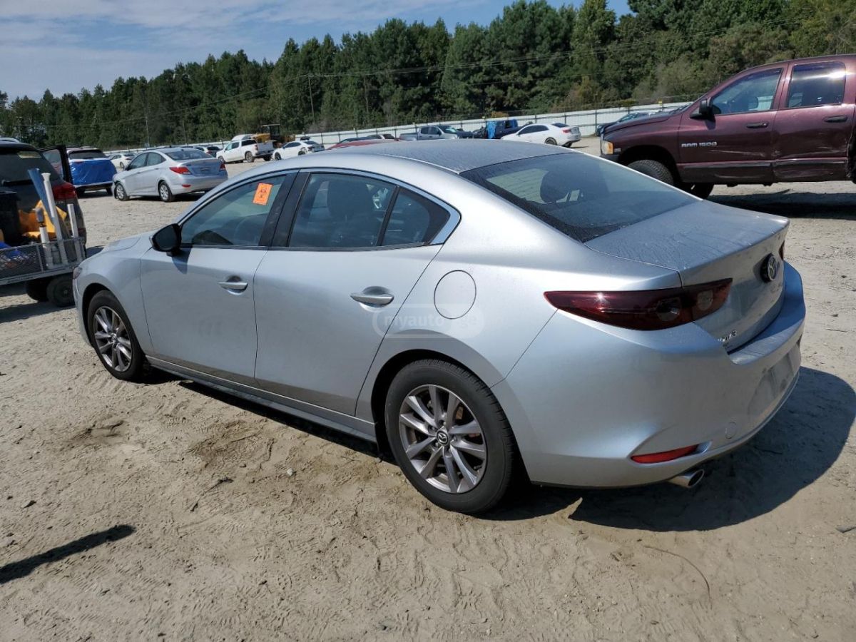 Mazda Mazda 3 - фото 2