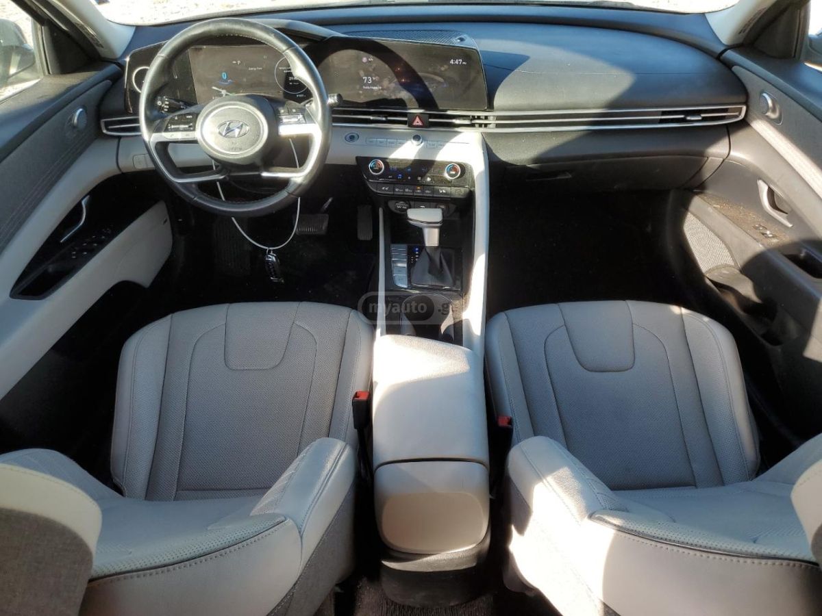 Hyundai Elantra - фото 8