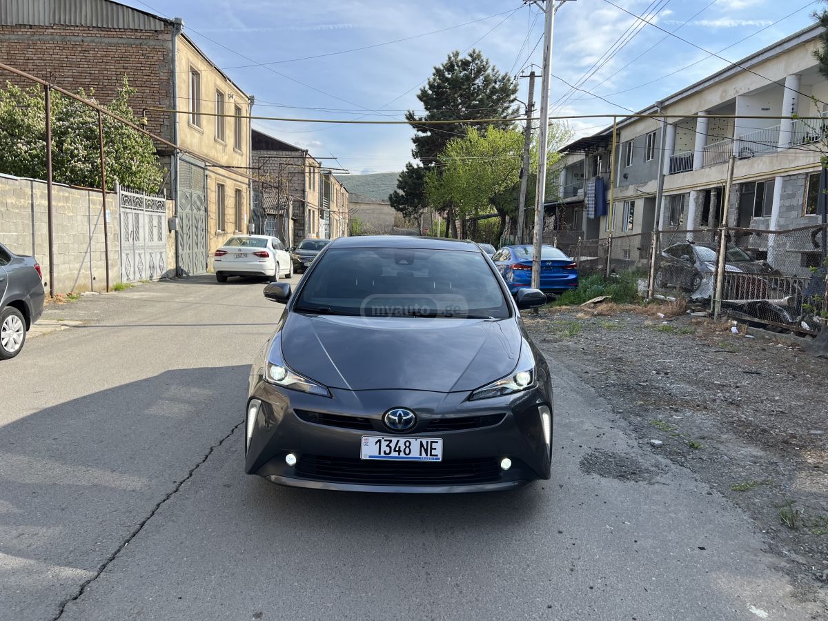 Toyota Prius - фото 2