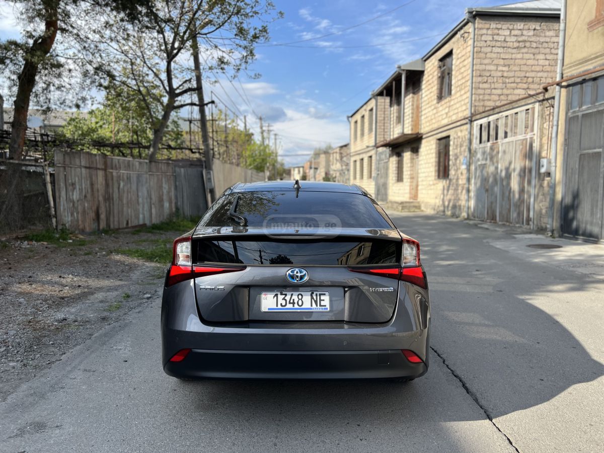 Toyota Prius - фото 4