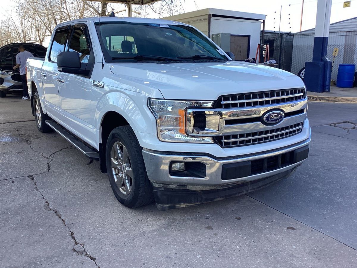 Ford F150 - фото 1