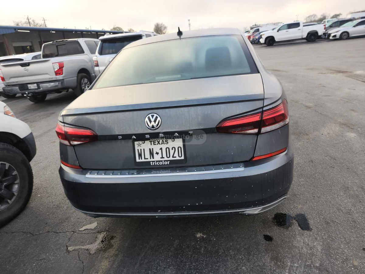 Volkswagen Passat - фото 4