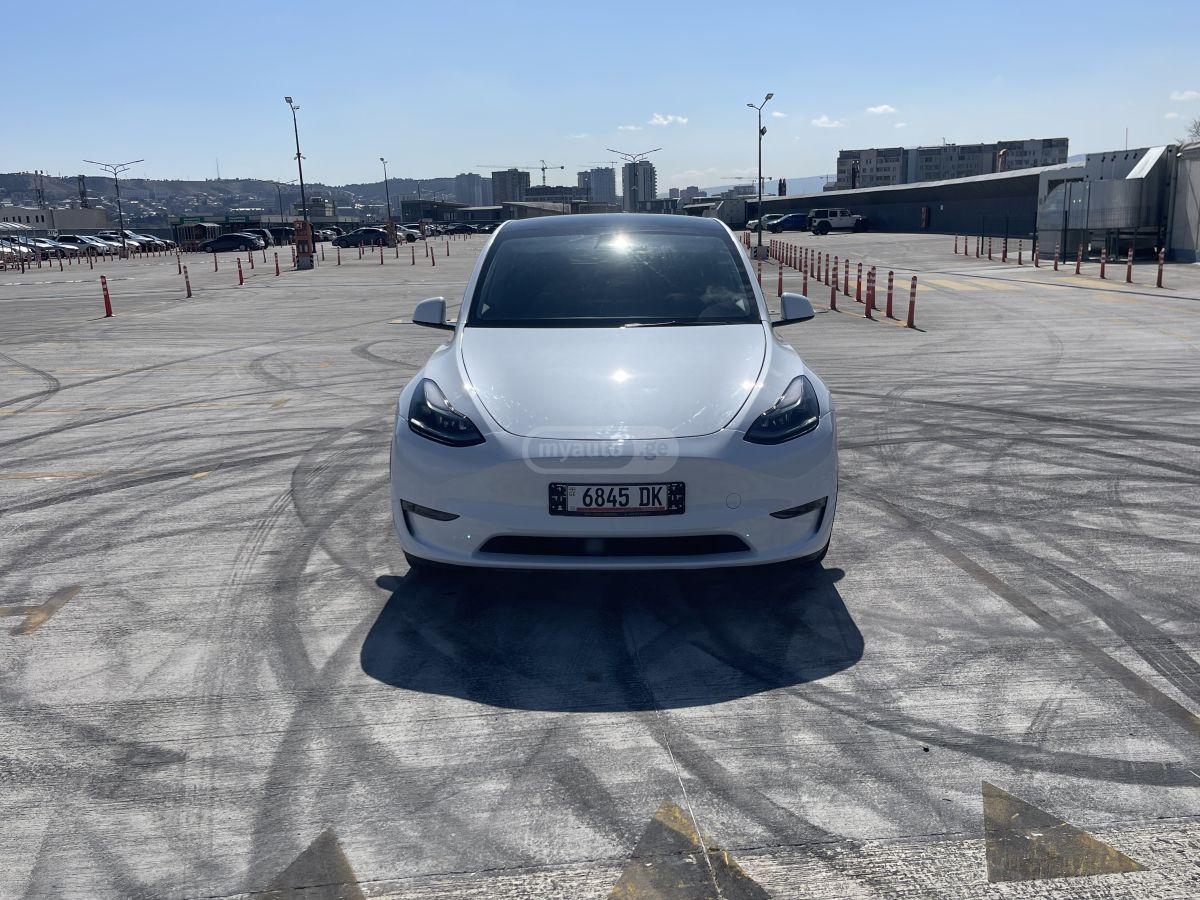 Tesla Model Y - фото 3