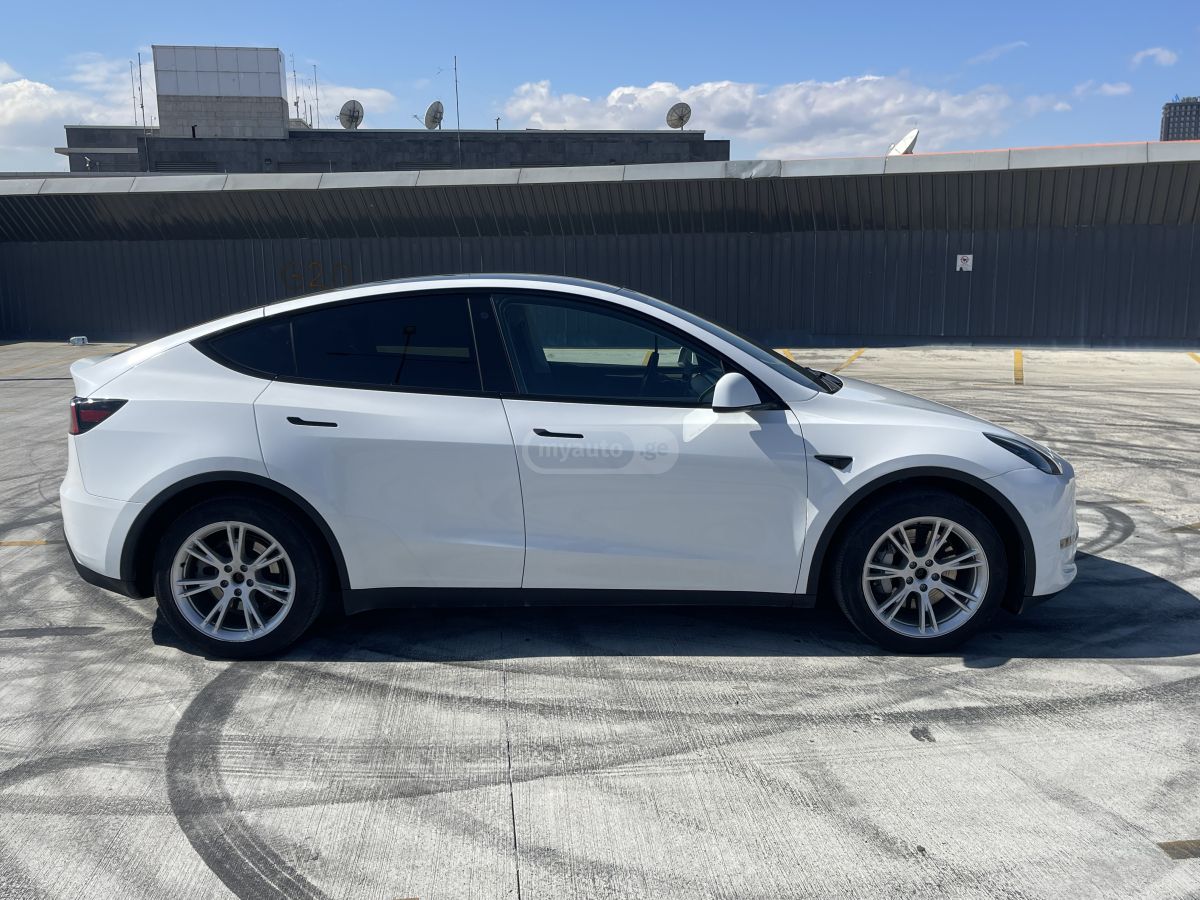 Tesla Model Y - фото 5