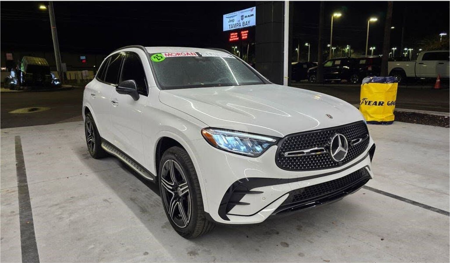 Mercedes-Benz GLC 300 - фото 1