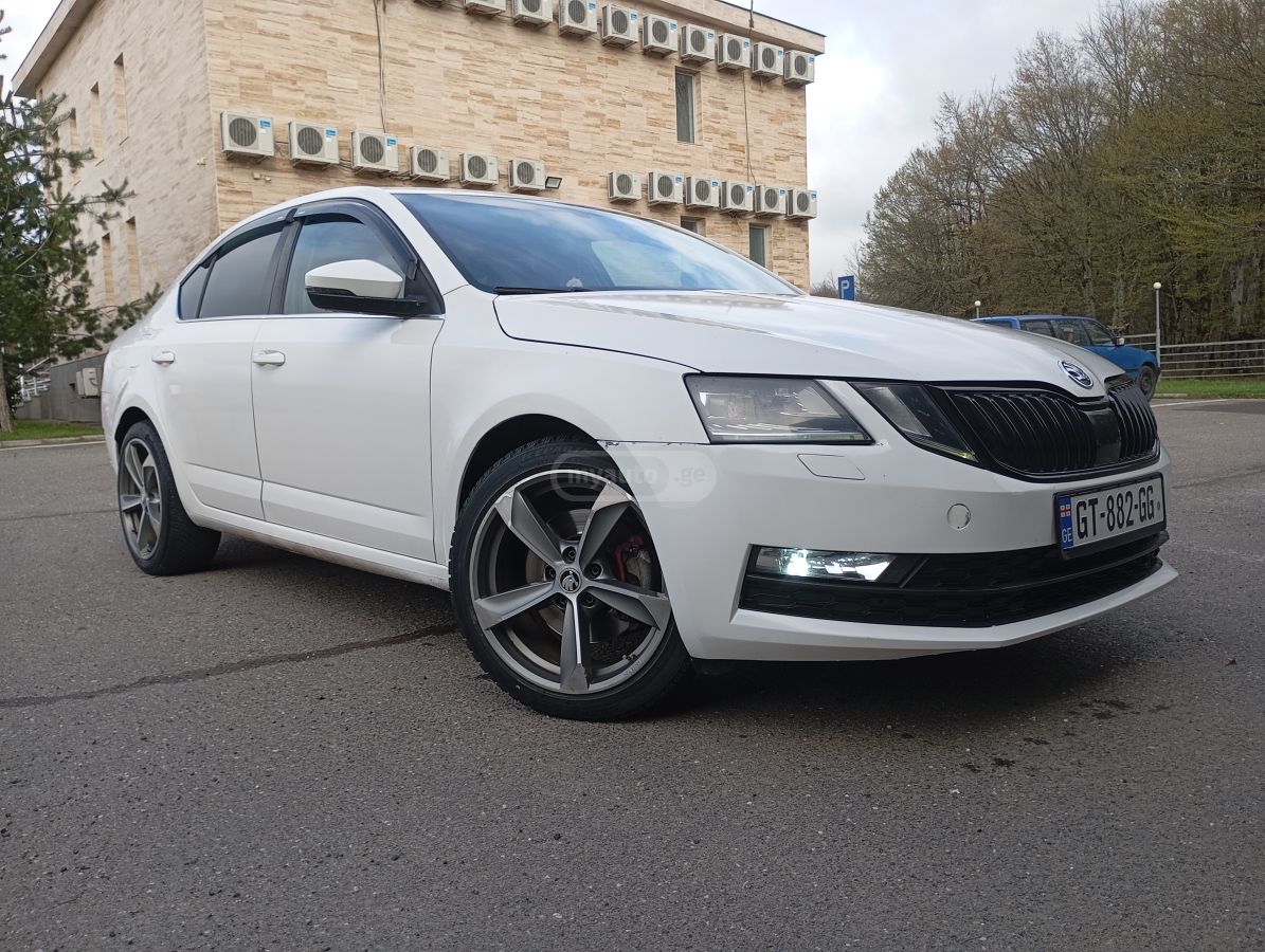 Skoda Octavia - фото 3