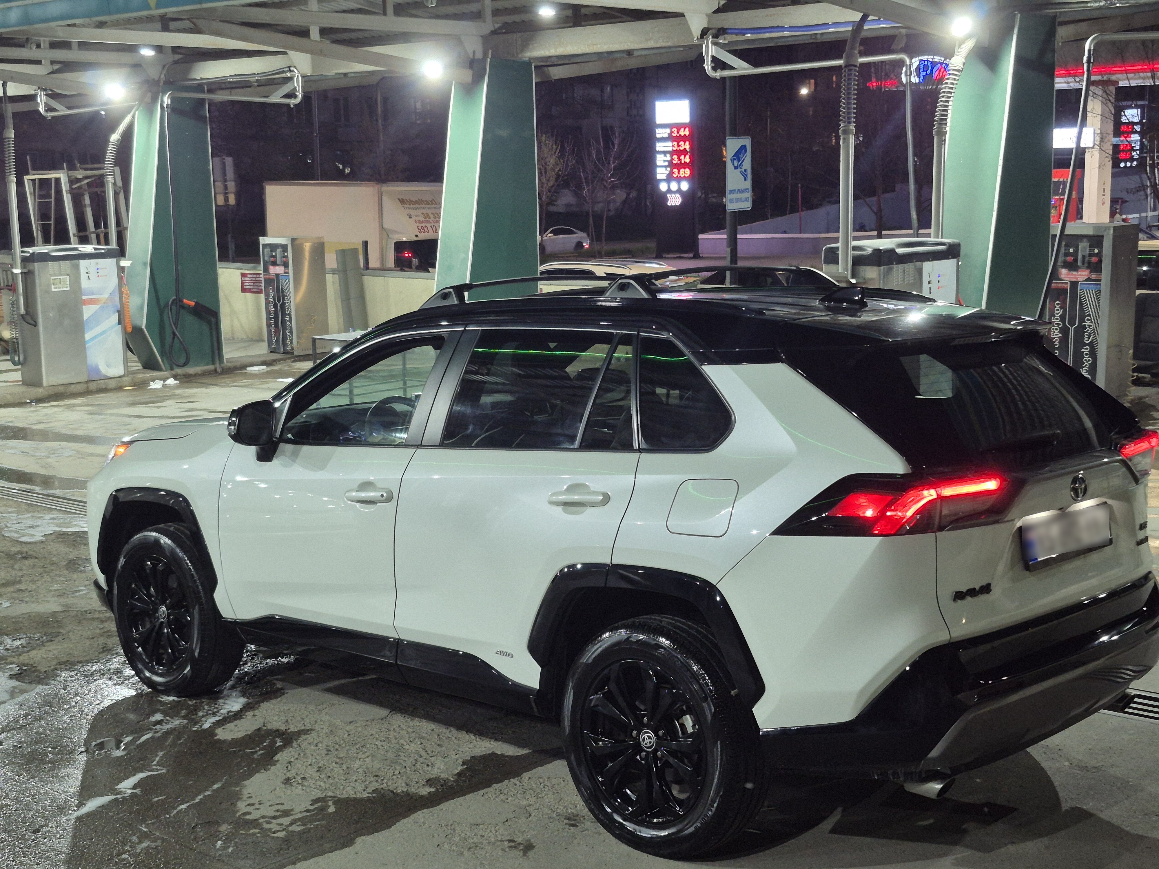 Toyota RAV 4 - фото 3